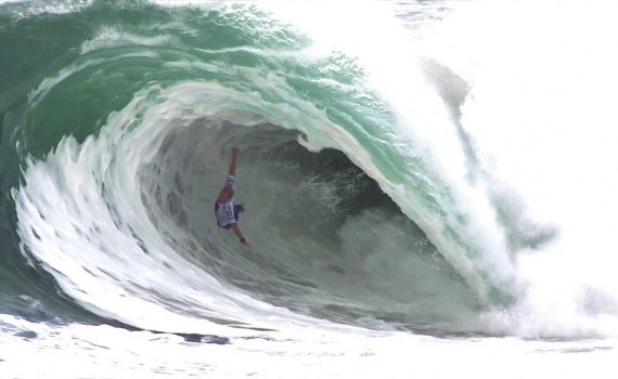 サーフムービー：GRAVEL RASH AT LA GRAVIERE Quiksilver Pro France 2012