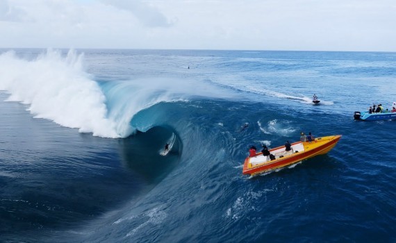 サーフムービー：Teahupo’o Du Ciel | Surfing