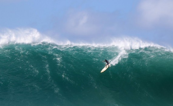 サーフムービー：QUIKSILVER IN MEMORY OF EDDIE AIKAU INVITATIONAL 2016