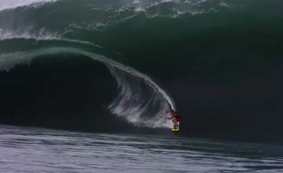 サーフムービー：Biggest Teahupoo Ever, Shot on the PHANTOM CAMERA. [Original 720p video]