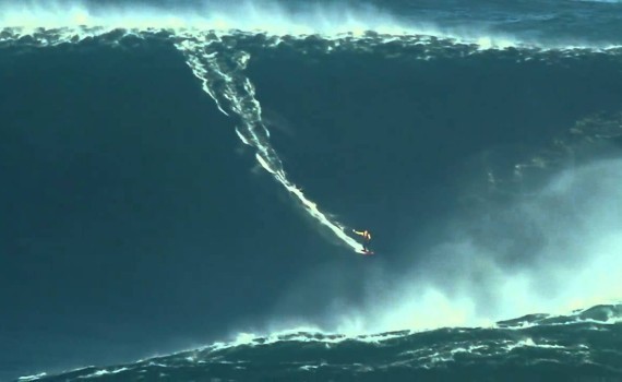 サーフムービー：Garrett McNamara rides 90 Foot Wave With Gopro Cam (Full Video)