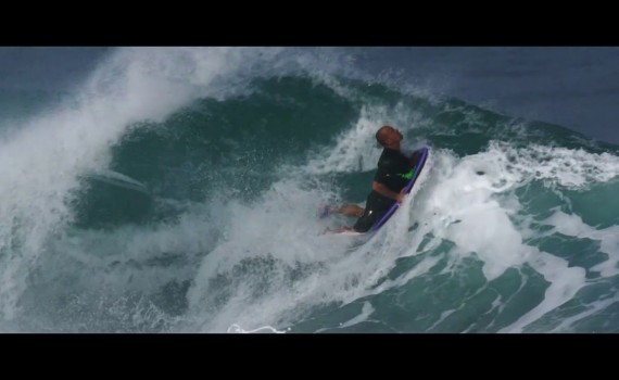 サーフムービー：RIDING IN HAWAI WITH THE BODYBOARDING WORLD CHAMPION