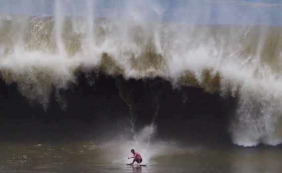 サーフムービー：Brad Domke Skimboards Better Than You’ll Ever Surf