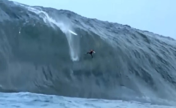 サーフムービー：Worst Surfing Wipeouts Ever (Part 1)