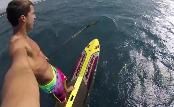 サーフムービー：Kai Lenny SUP Downwind Hydro foiling