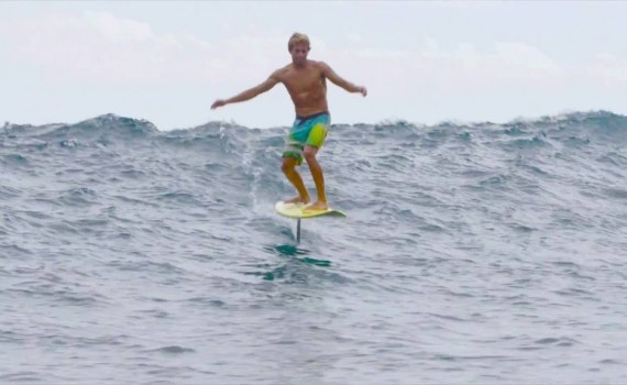 サーフムービー：Kai Lenny Hydrofoil Surfing