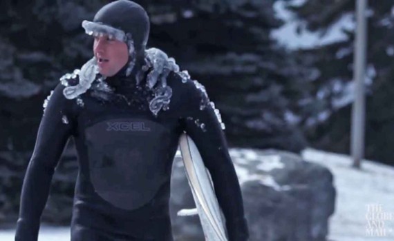 真冬の湖でサーフィン The ice cold call of winter surfing in Ontario